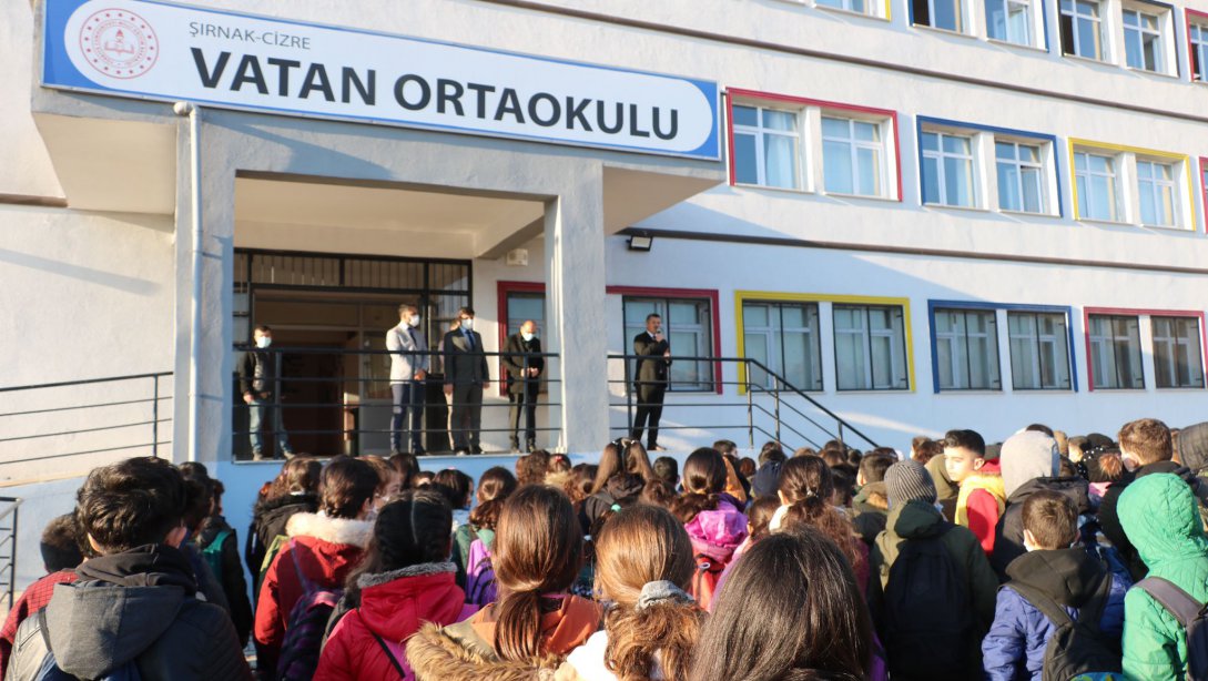 2021-2022 Eğitim-Öğretim yılı 2.Dönemin başlangıcı Cizre Vatan Ortaokulu'nda düzenlenen törenle gerçekleştirildi.