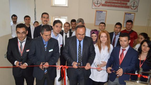 Merkez Tümgeneral Ömer Keçecigil Ortaokulunda TÜBİTAK Bilim Fuarı Açıldı.