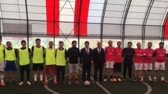 Okullar Arası Futbol Turnuvasının İlk Maçı İl Milli Eğitim Müdürlüğümüz ve Atatürk Ortaokulu Arasında Oynandı
