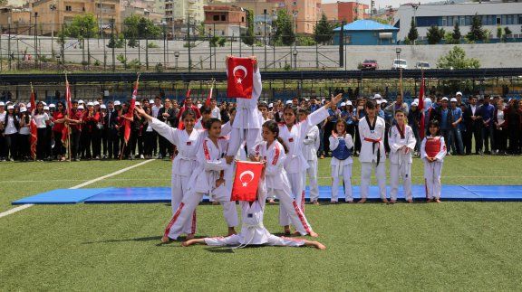 19 Mayıs Atatürkü Anma, Gençlik ve Spor Bayramı İlimizde Coşkuyla Kutlandı