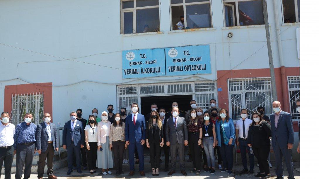 Valimiz Sayın Ali Hamza Pehlivan İle İl Milli Eğitim Müdiremiz Sayın Nazan Şener Verimli İlk-Ortaokulunu Ziyaret Etti      