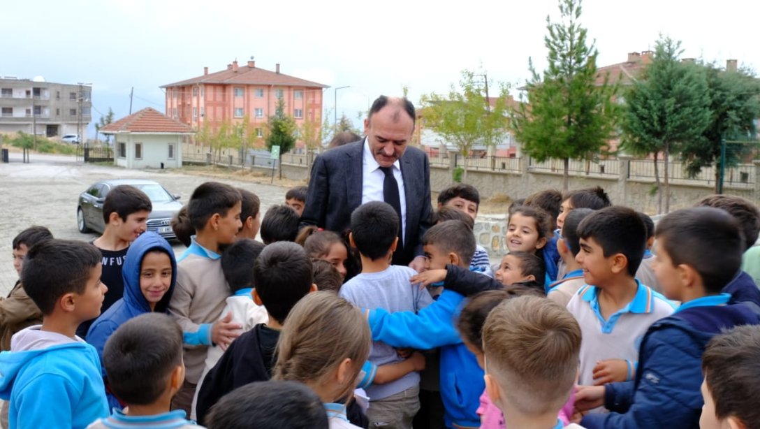 İL MİLLÎ EĞİTİM MÜDÜRÜMÜZ SAYIN BİLAL YILMAZ ÇANDIROĞLU, HALK EĞİTİMİ MERKEZİ VE İSTİKLAL İLKOKULUNU ZİYARET ETTİ